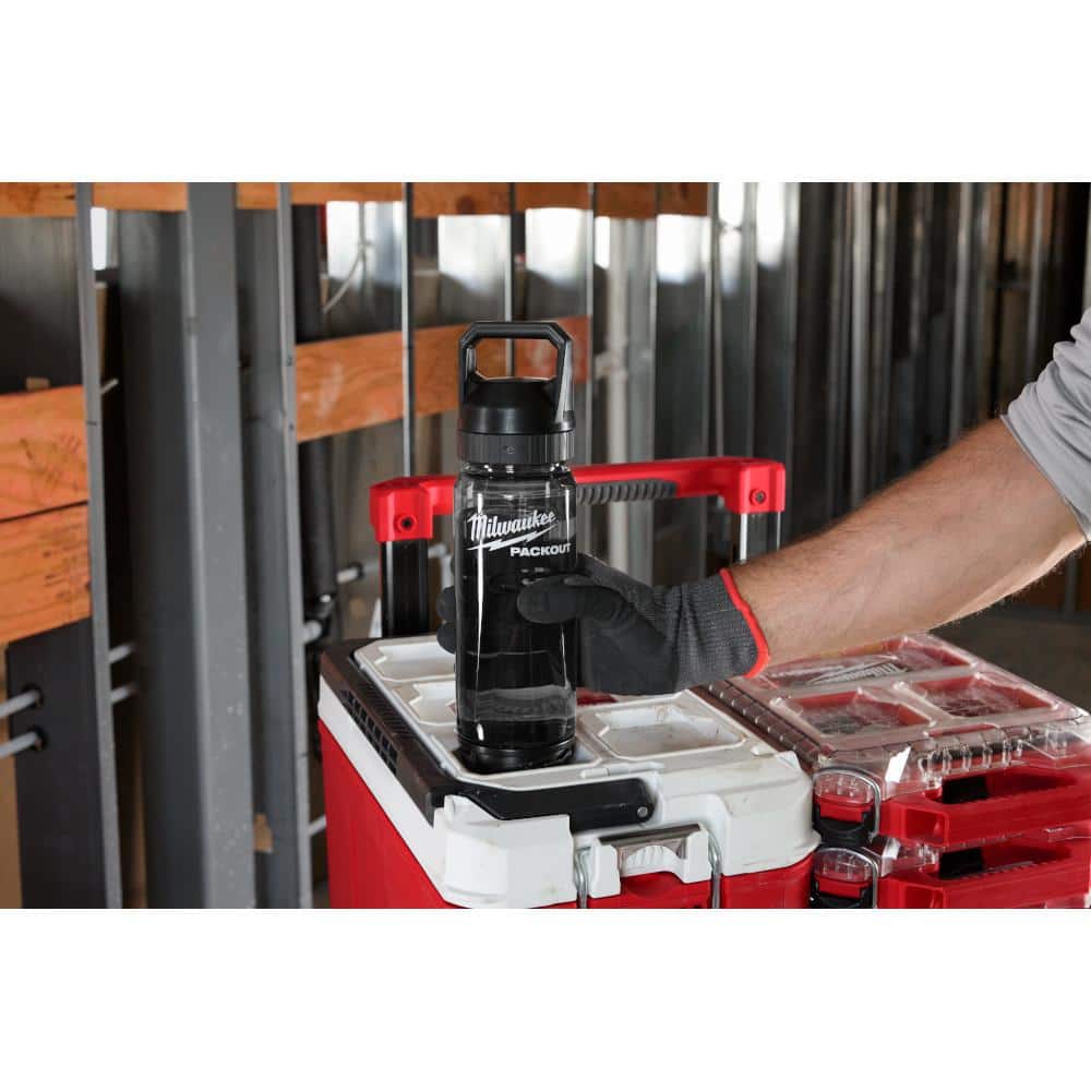 Milwaukee PACKOUT 25 oz Black Plastic Bottle with Leakproof Chug Lid, 3.10 in W x 11.25 in H - Image 5