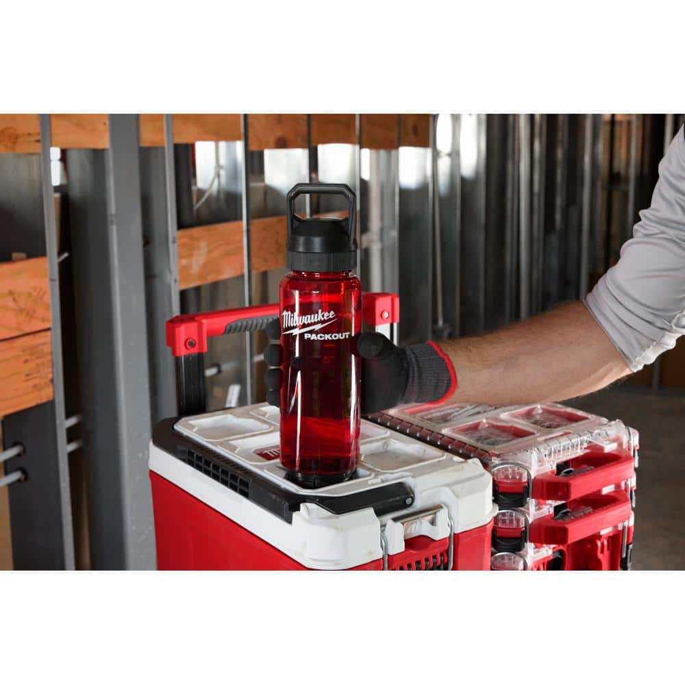 Milwaukee PACKOUT 34 oz. Red Plastic Bottle with Chug Lid - Image 5