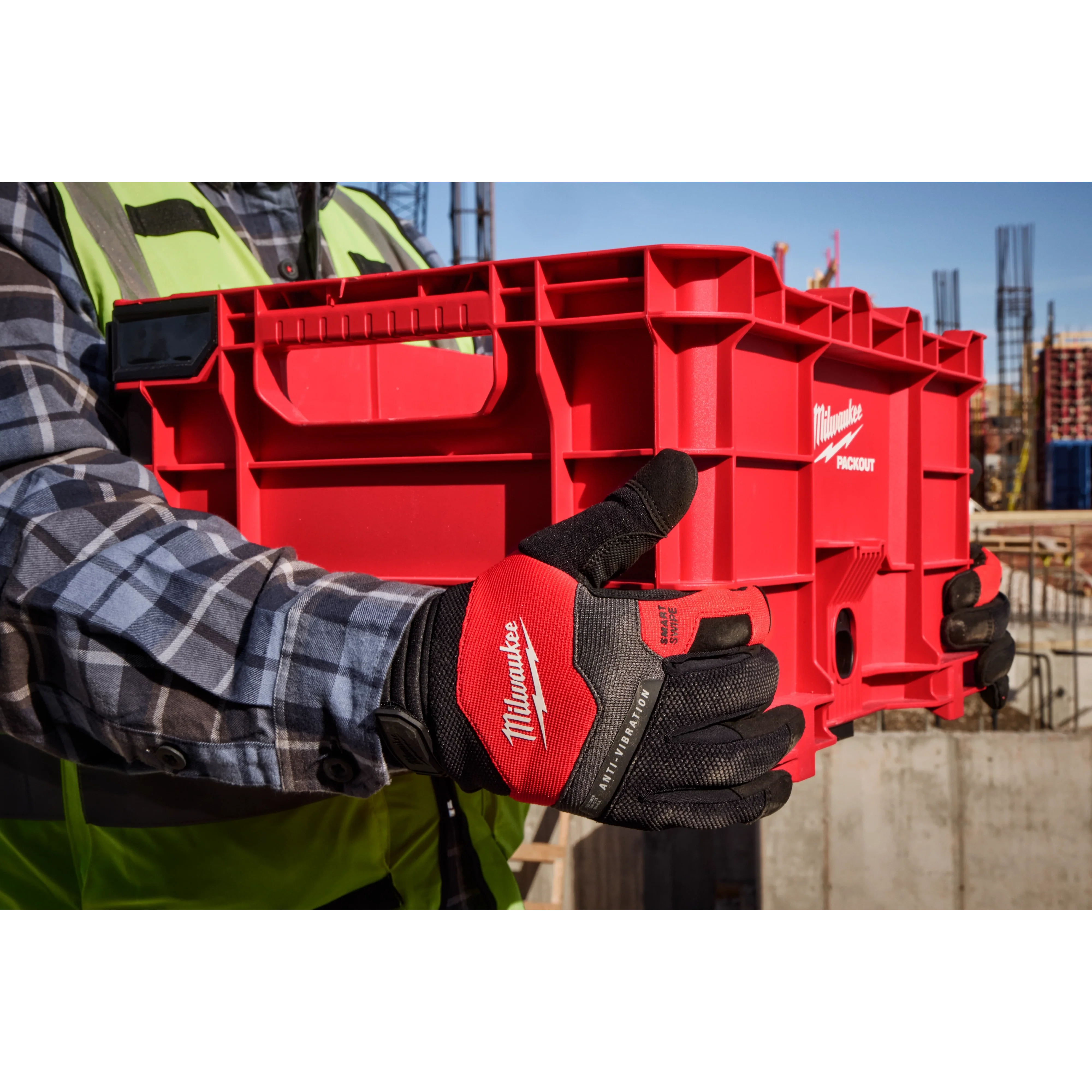 Milwaukee Small Anti-Vibration Work Glove, Size S (48-73-8770) - Image 4