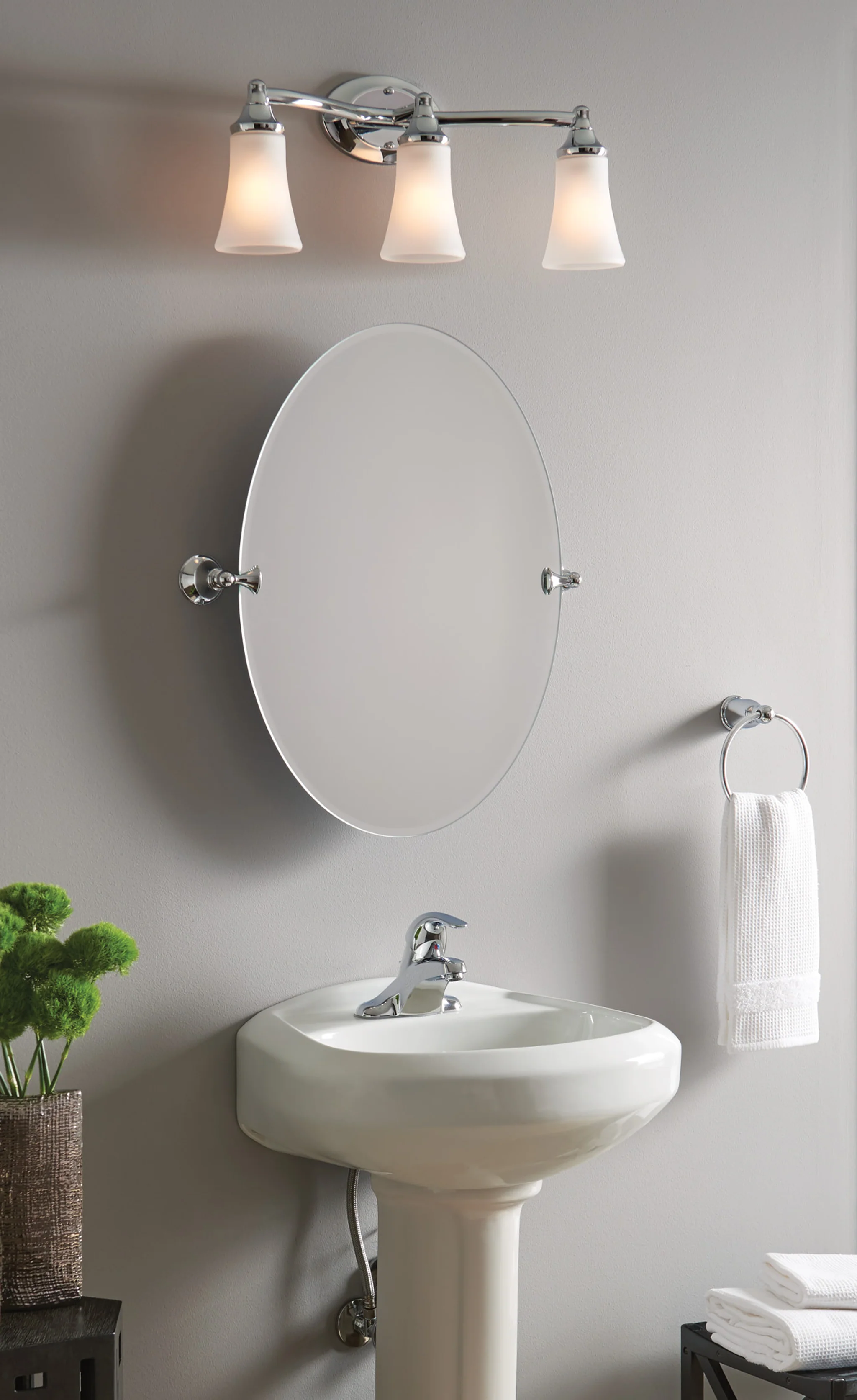 Moen Adler Chrome 1‑Handle 4-in Centerset WaterSense Bathroom Sink Faucet with Drain