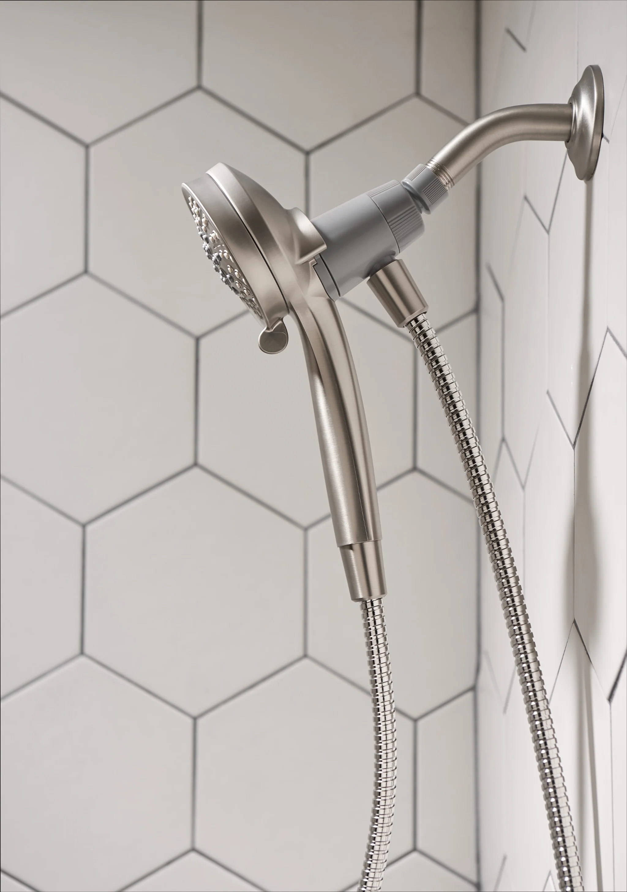 Moen Attract 6-Spray 3.8 in. Single Wall-Mount Handheld Shower Head with Magnetix, Chrome - Image 4