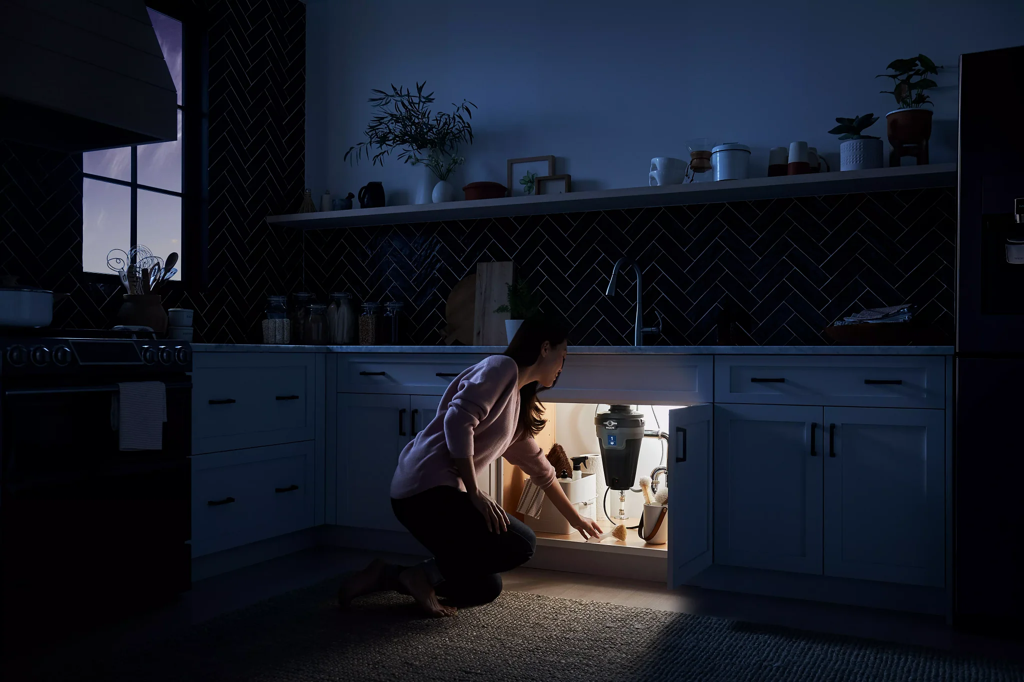 MOEN Chef Series 1-HP Continuous Feed Garbage Disposal with Integrated Lighting and Sound Reduction - Image 3