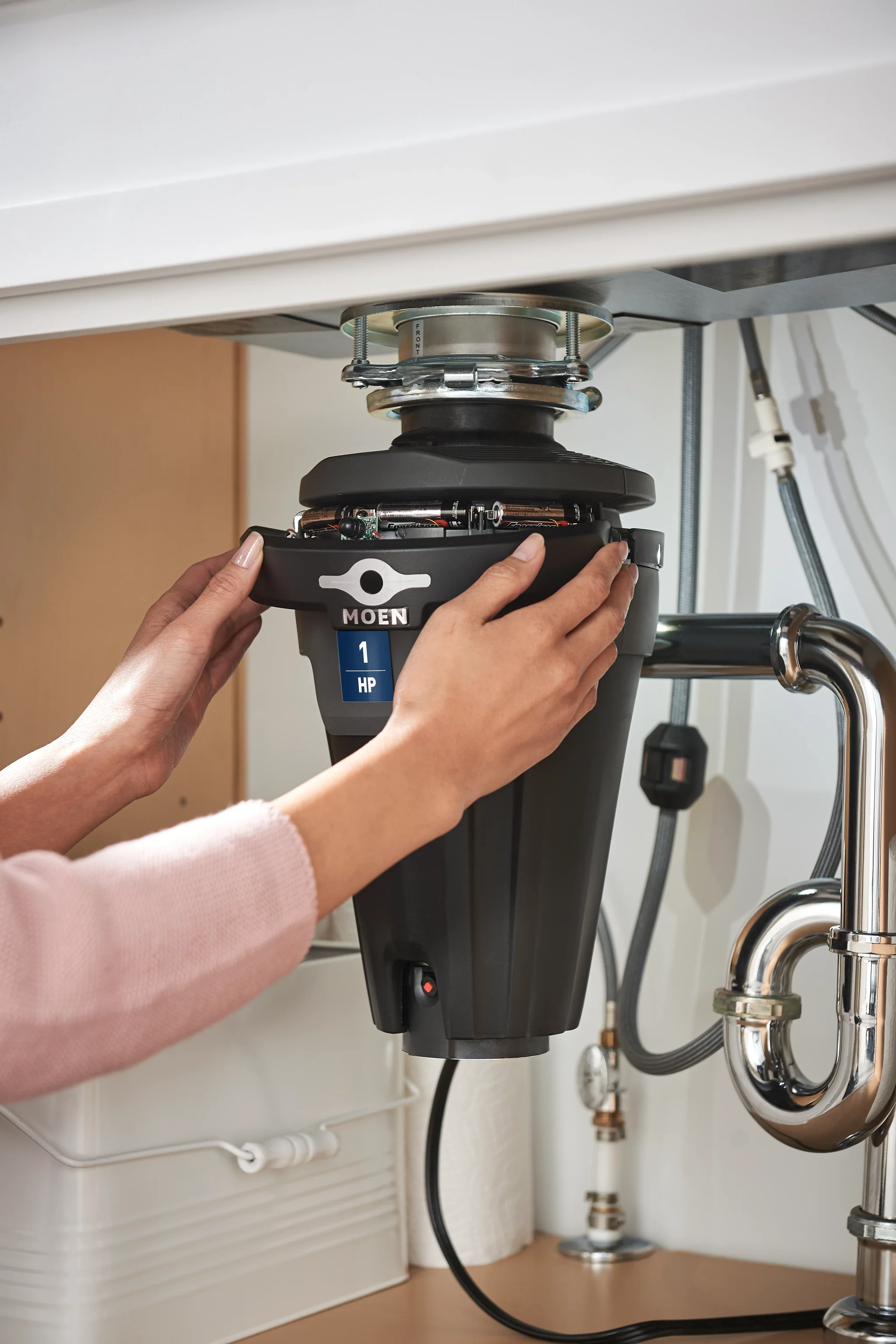MOEN Chef Series 1-HP Continuous Feed Garbage Disposal with Integrated Lighting and Sound Reduction - Image 4
