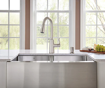 Moen Edwyn Spot Resist Stainless 1‑Handle High Arc Pull‑Down Kitchen Faucet with Deck Plate and Soap Dispenser, Commercial/Residential - Image 7
