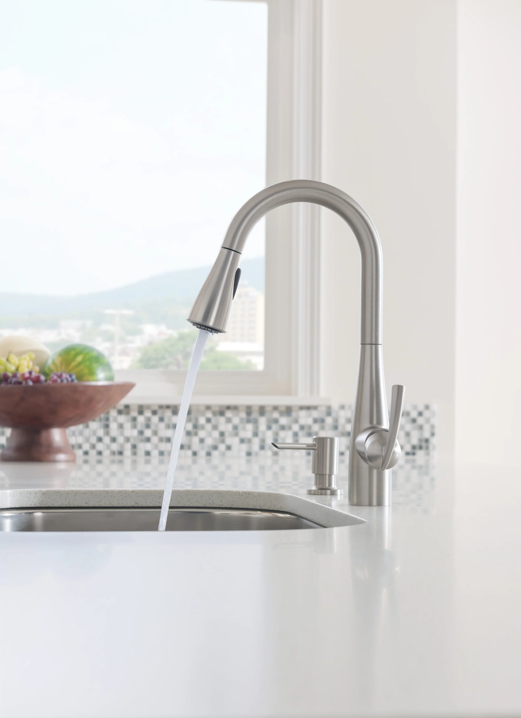 Moen Essie Single-Handle Pull-Down Kitchen Faucet with Reflex and Power Clean, Spot Resist Stainless (87014SRS) - Image 5