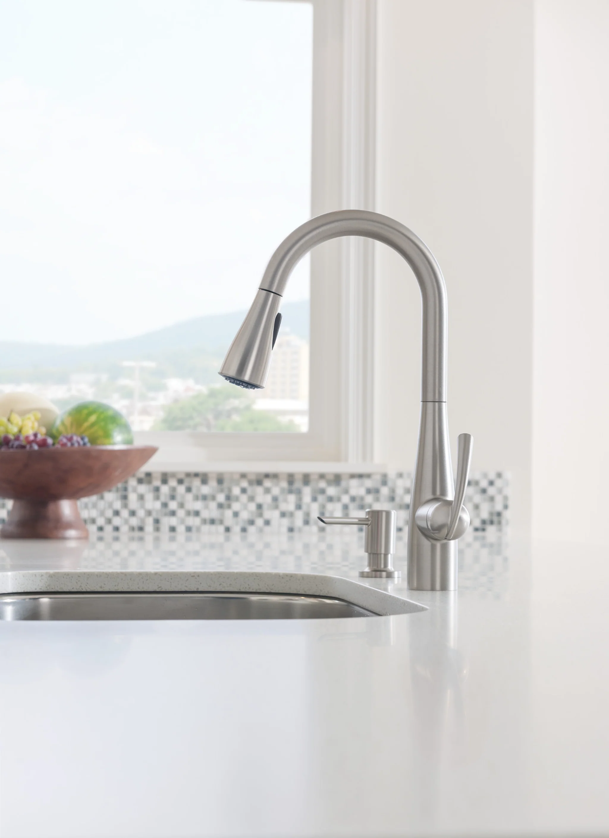 Moen Essie Single-Handle Pull-Down Kitchen Faucet with Reflex and Power Clean, Spot Resist Stainless (87014SRS) - Image 6