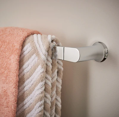 Moen Genta 18 in. Towel Bar in Chrome - Image 2