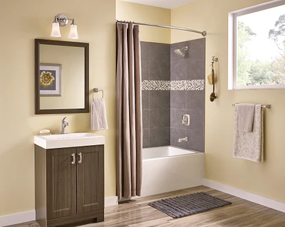 Moen Hensley Single-Handle 1-Spray Tub and Shower Faucet in Spot Resist Brushed Nickel, Valve Included - Image 2