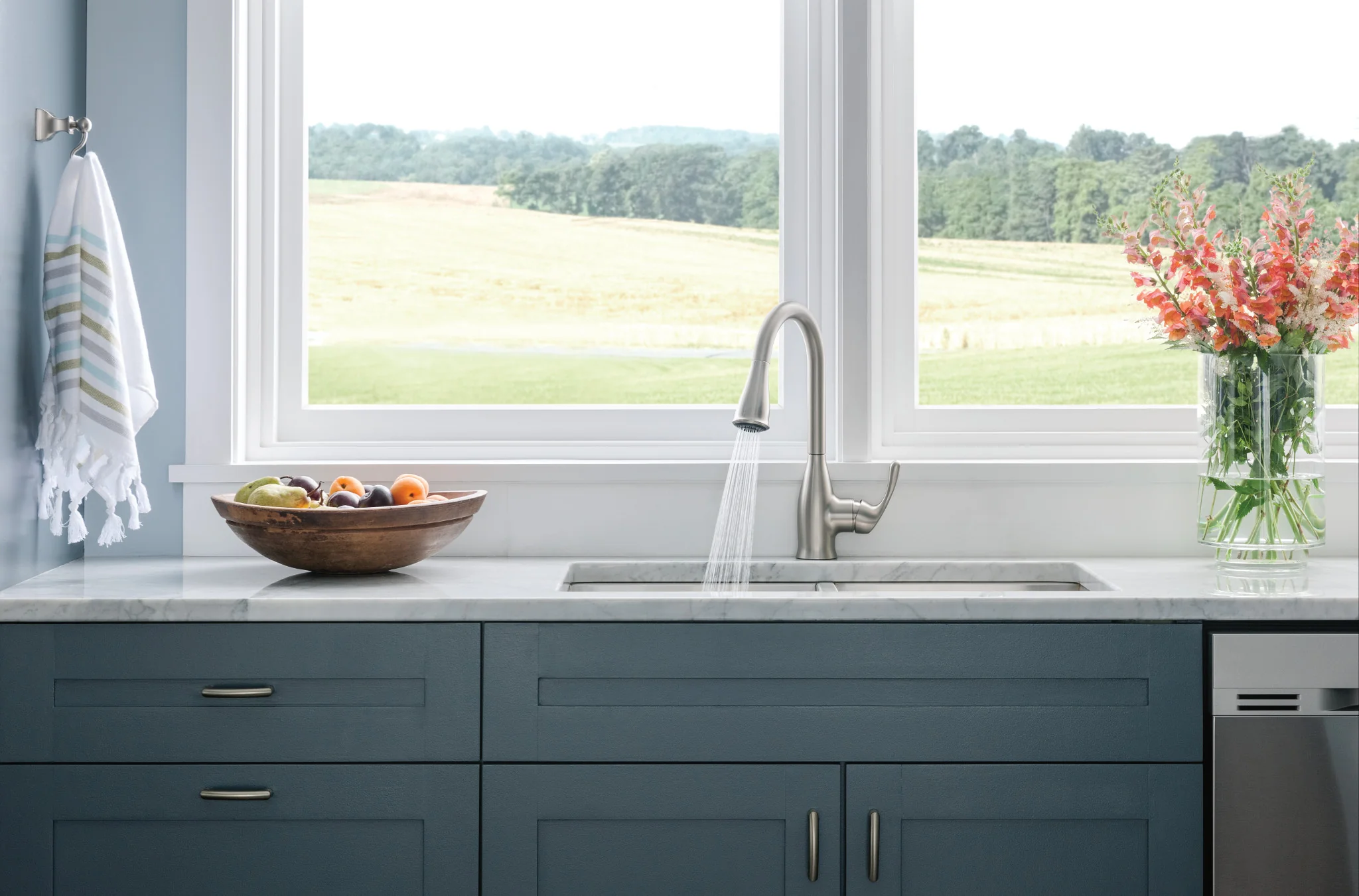 Moen Kaden Single-Handle Pull-Down Sprayer Kitchen Faucet with Reflex and Power Clean, Chrome