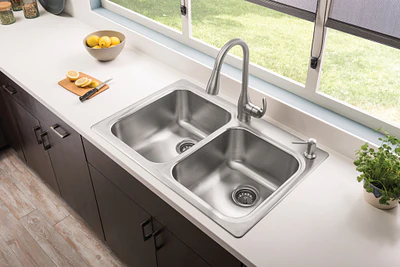 Moen Kelsa 33-in x 22-in Stainless Steel Double Equal Bowl Drop-In or Undermount 2-Hole Residential Kitchen Sink All-in-One Kit - Image 7