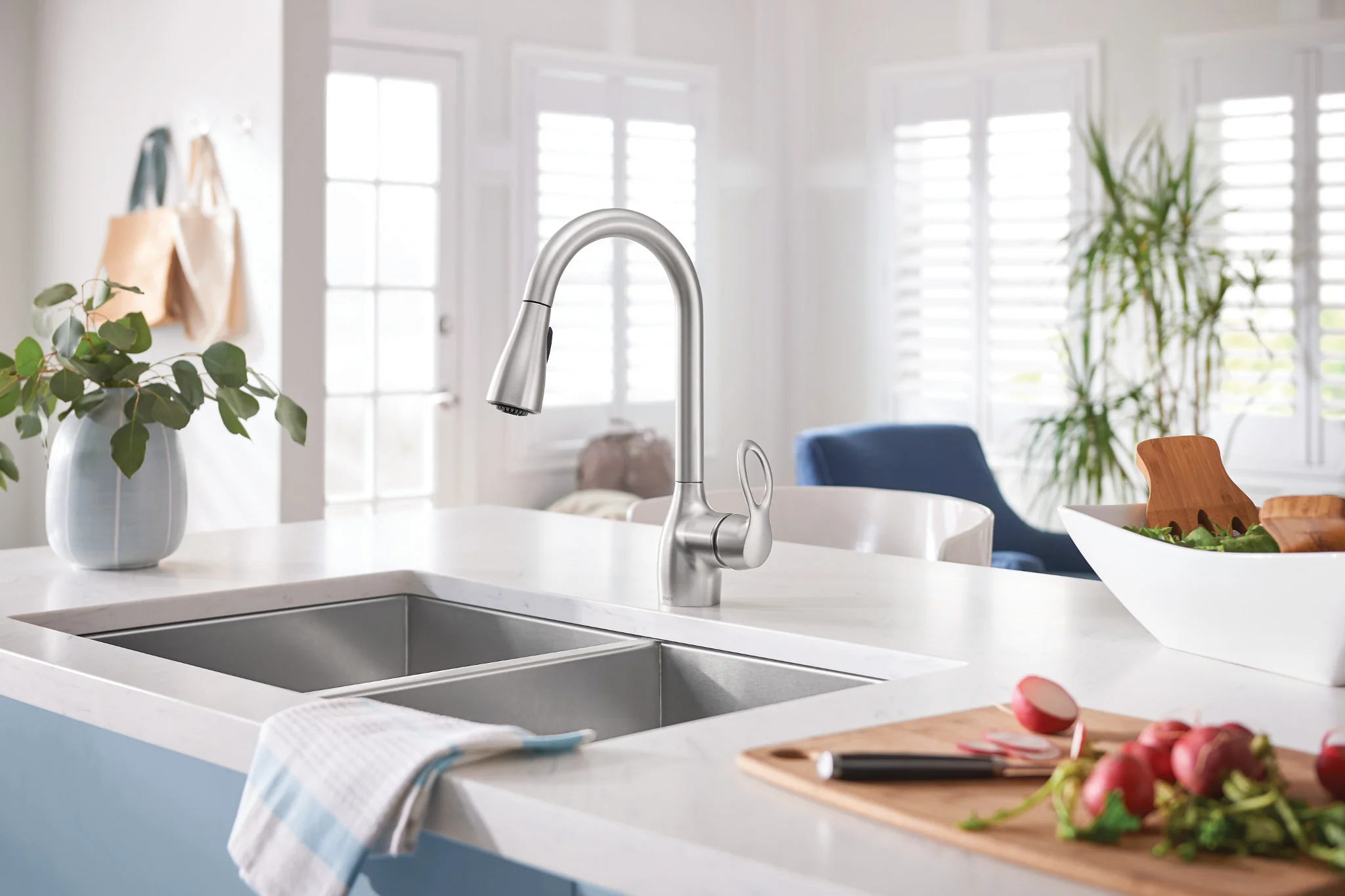 Moen Kleo Single-Handle Pull-Down Sprayer Kitchen Faucet with Reflex and Power Clean, Chrome - Image 3