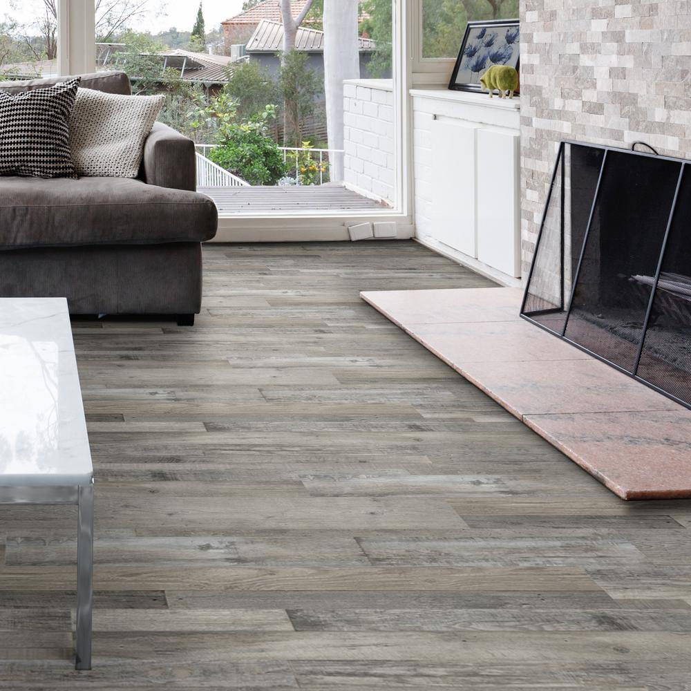 MSI Woodland Ashen Estate 7 in. x 48 in. Rigid Core Luxury Vinyl Plank Flooring (23.77 sq. ft. / case) - Image 3