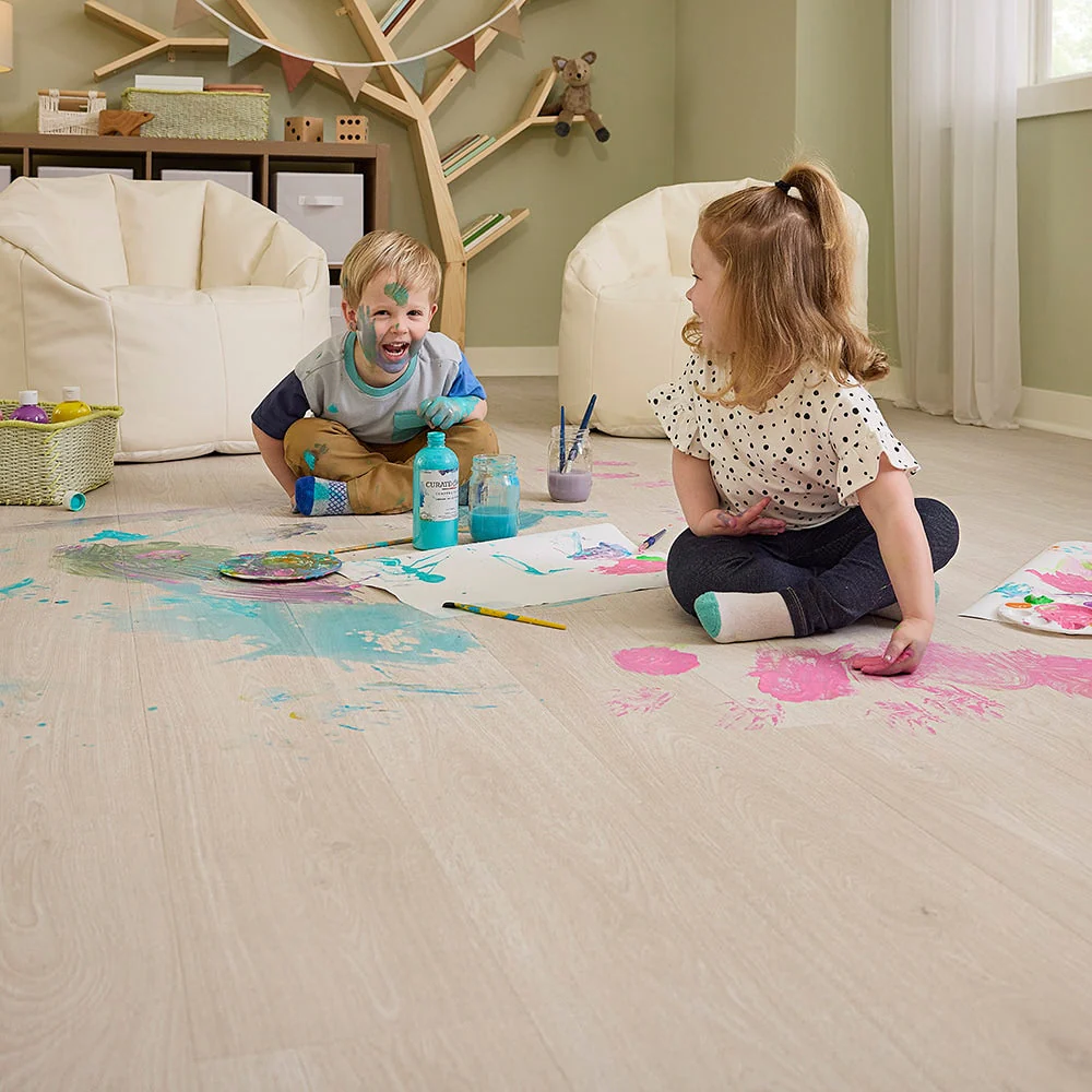 Pergo EverCraft Clearwater Oak Waterproof Hybrid Flooring, 27-sq ft - Image 12