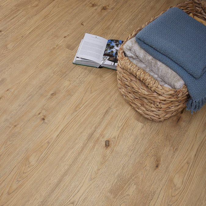 Pergo Pro +WetProtect Jewell Hickory Waterproof Wood Plank Laminate Flooring - Image 8