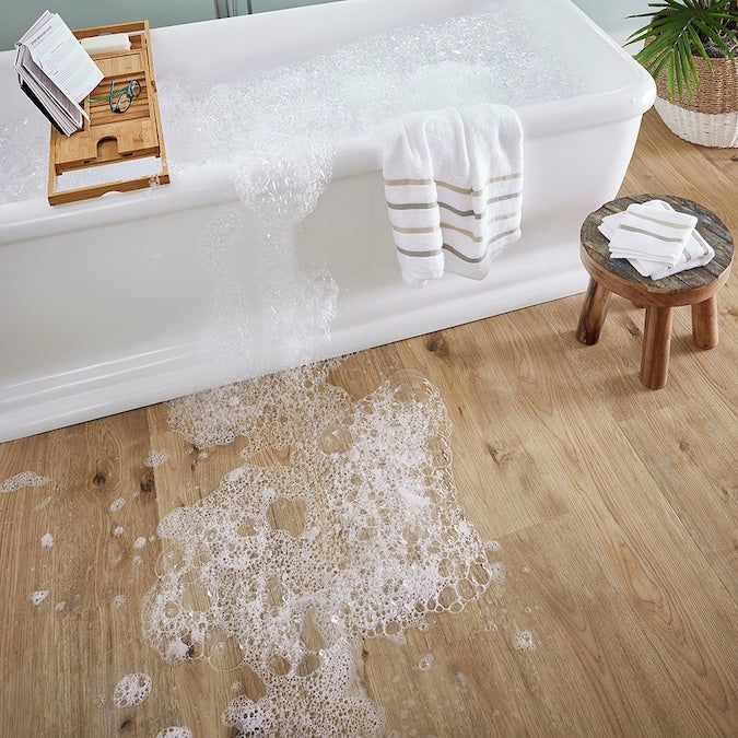 Pergo Pro +WetProtect Jewell Hickory Waterproof Wood Plank Laminate Flooring - Image 9