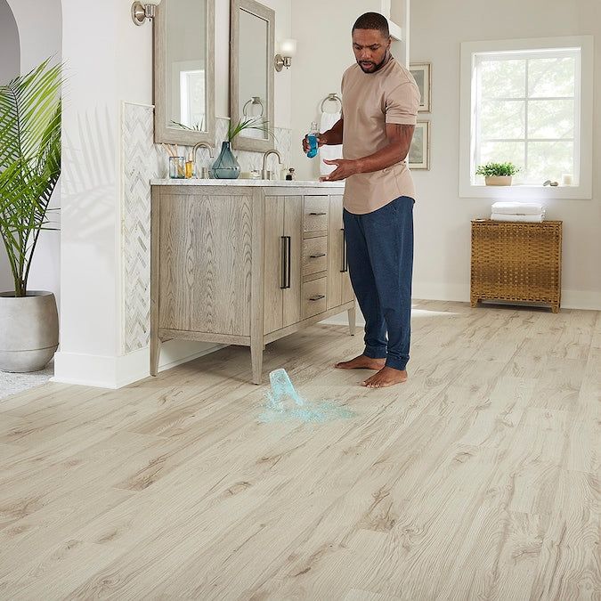 Pergo TimberCraft +WetProtect Harkness Oak Laminate Flooring With Attached Underlayment - Image 4