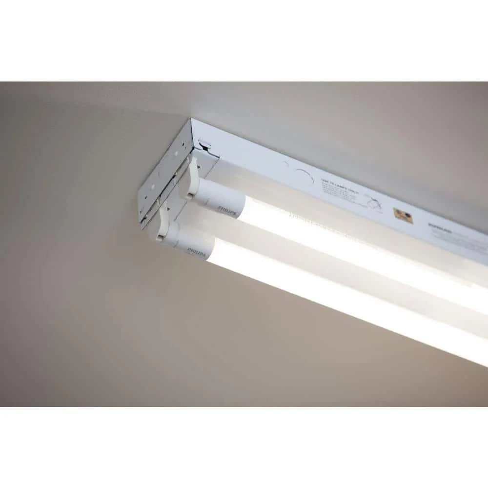 Philips 46 in. T5 InstantFit LED Tube Light, 5000K Daylight, 54W Equivalent, 24W, High Output (30-Pack) - Image 3