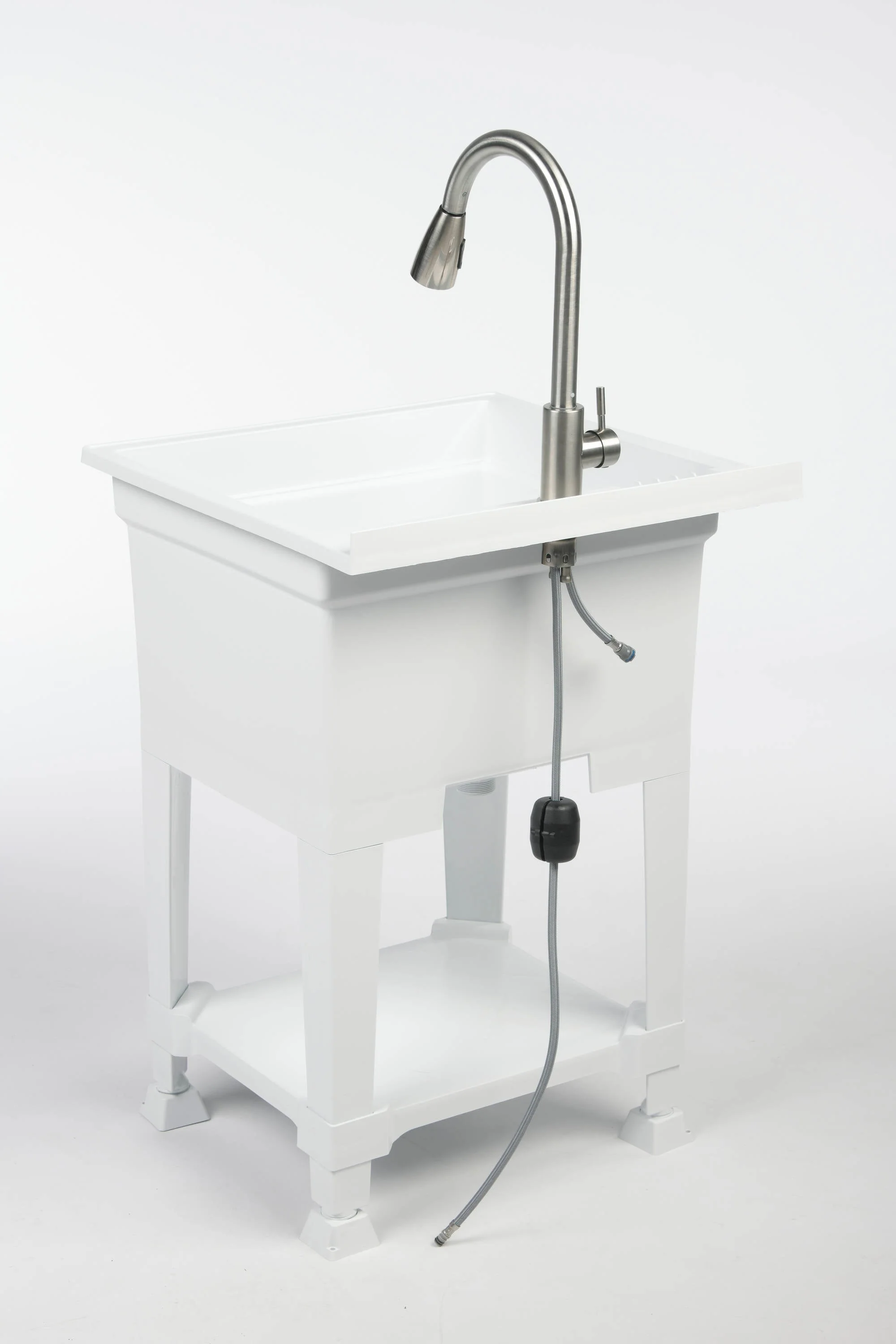 Project Source 24-in x 24-in White Freestanding Utility Tub with Faucet and Drain - Image 7