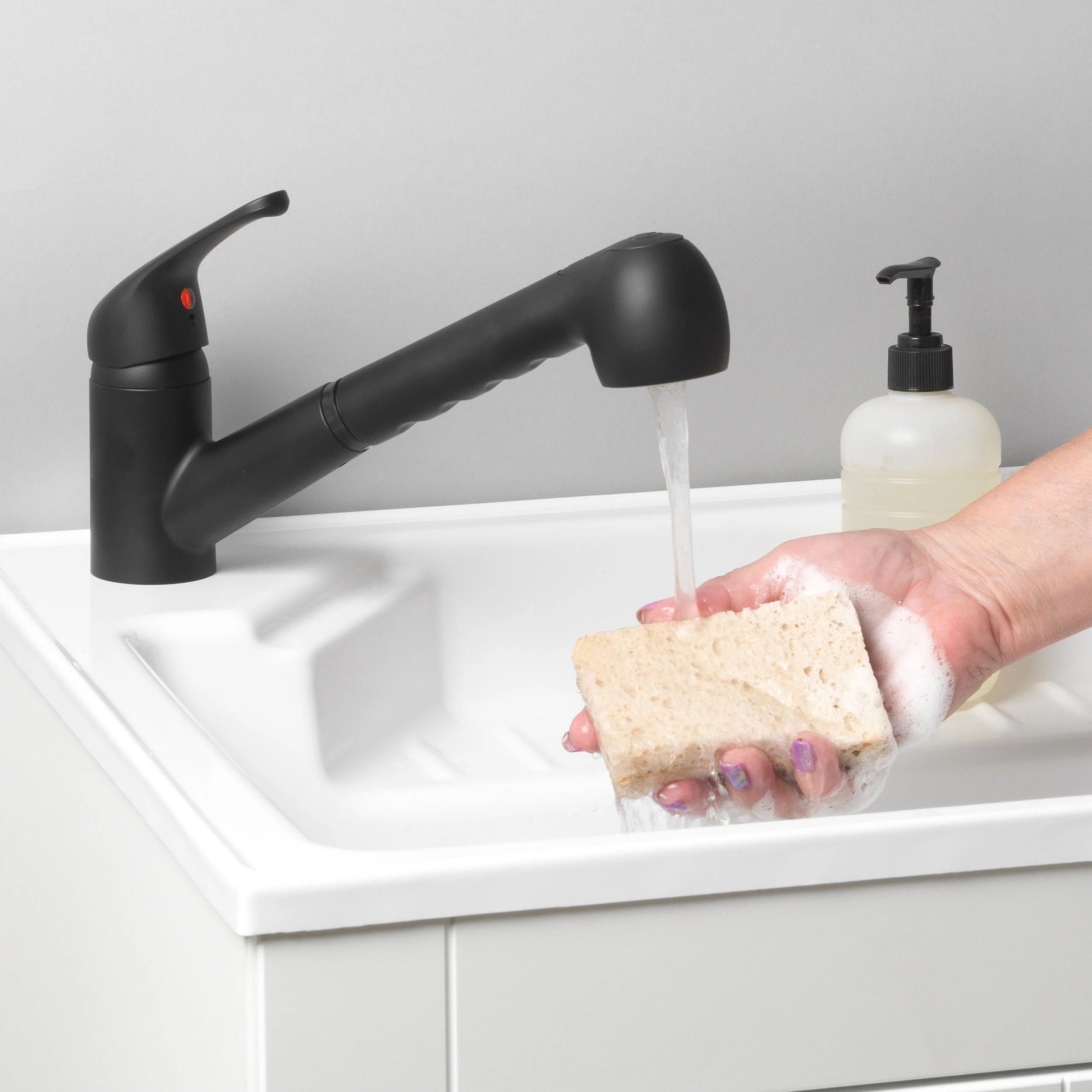 Project Source Matte Black Utility Faucet with Pulldown Sprayer - Image 7