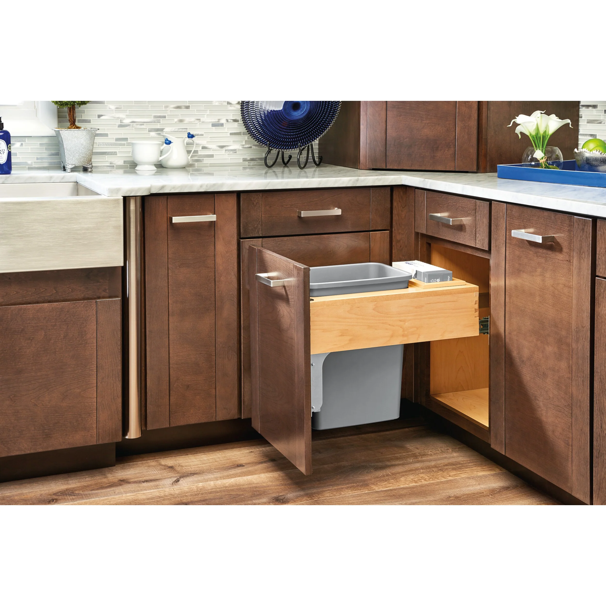 Rev-A-Shelf 35-Quart Plastic Soft Close Pull Out Trash Can, Top-Mount, 14.5–16.75 in Cabinet Opening - Image 5