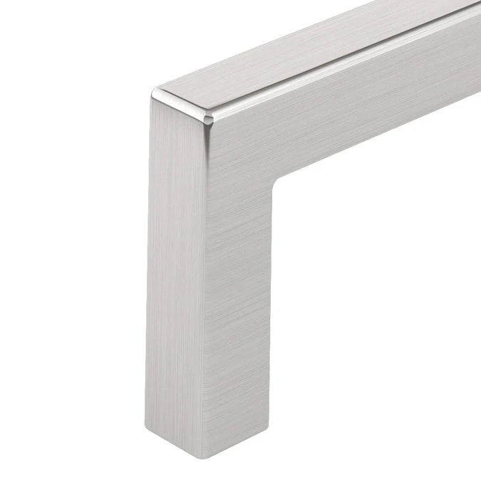 Richelieu Lambton (128mm) Center to Center Rectangular Handle Drawer Pull - Image 4