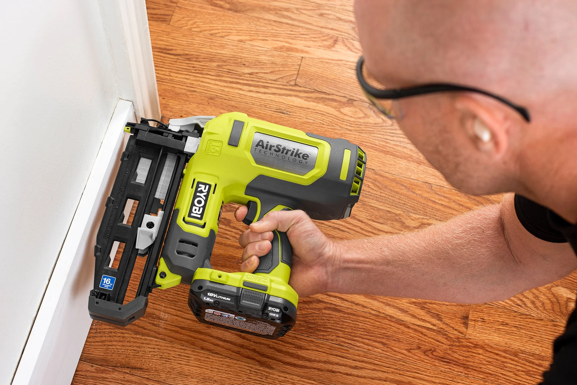 RYOBI 18V ONE+ AirStrike 16-Gauge Straight Finish Nailer Kit (2-1/2 in.) with 1.5Ah Battery and Charger, P326KN - Image 3