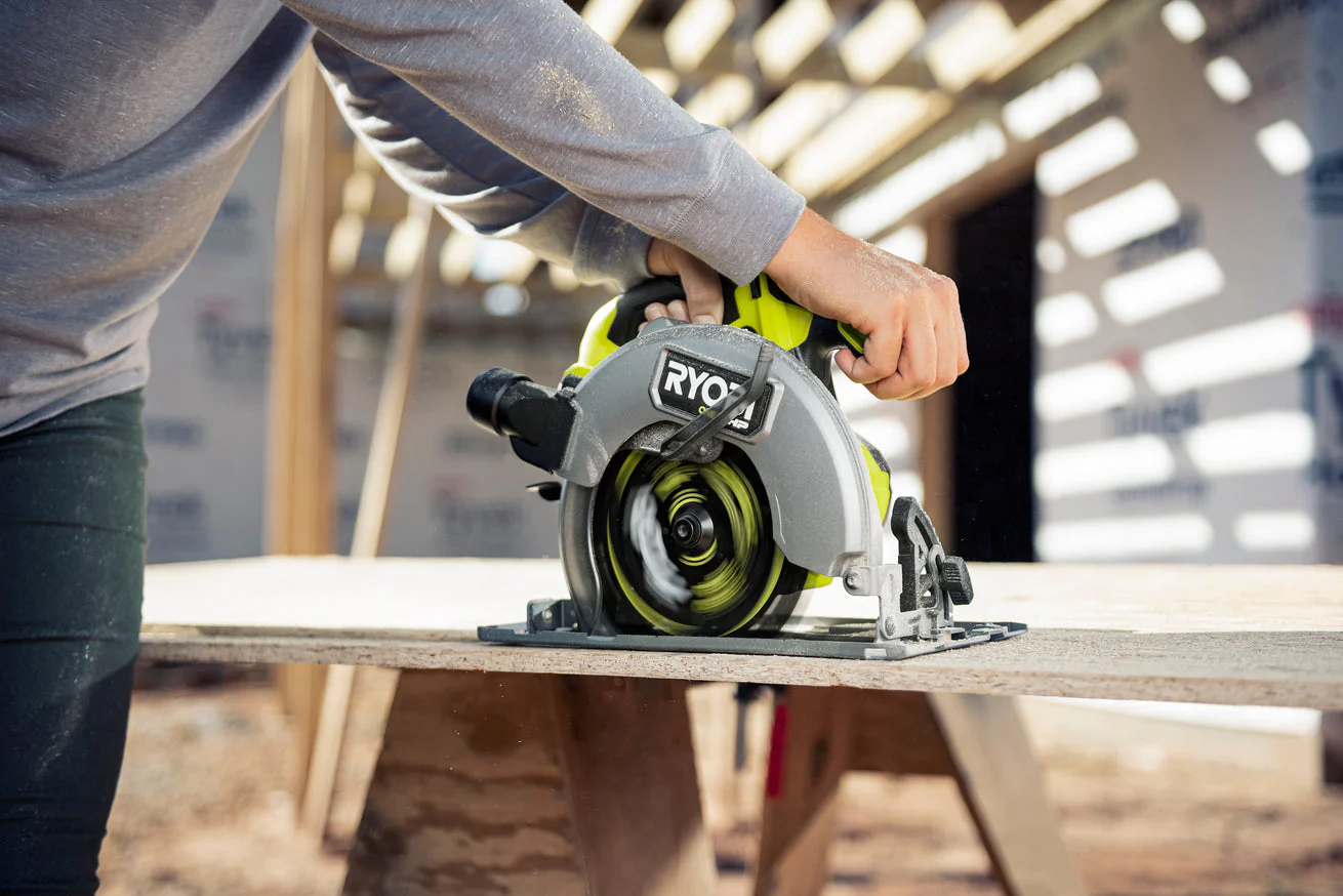 RYOBI 18V ONE+ HP Brushless 7-1/4 in. Cordless Circular Saw (Tool Only) - Image 2