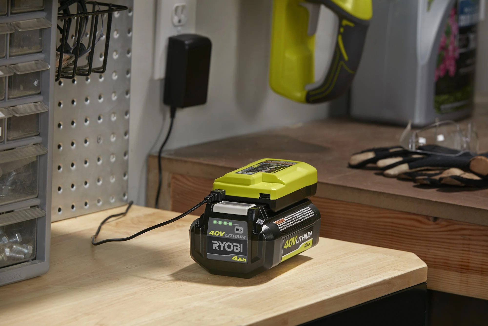 RYOBI 40-Volt Lithium-Ion Charger with USB Port - Image 3