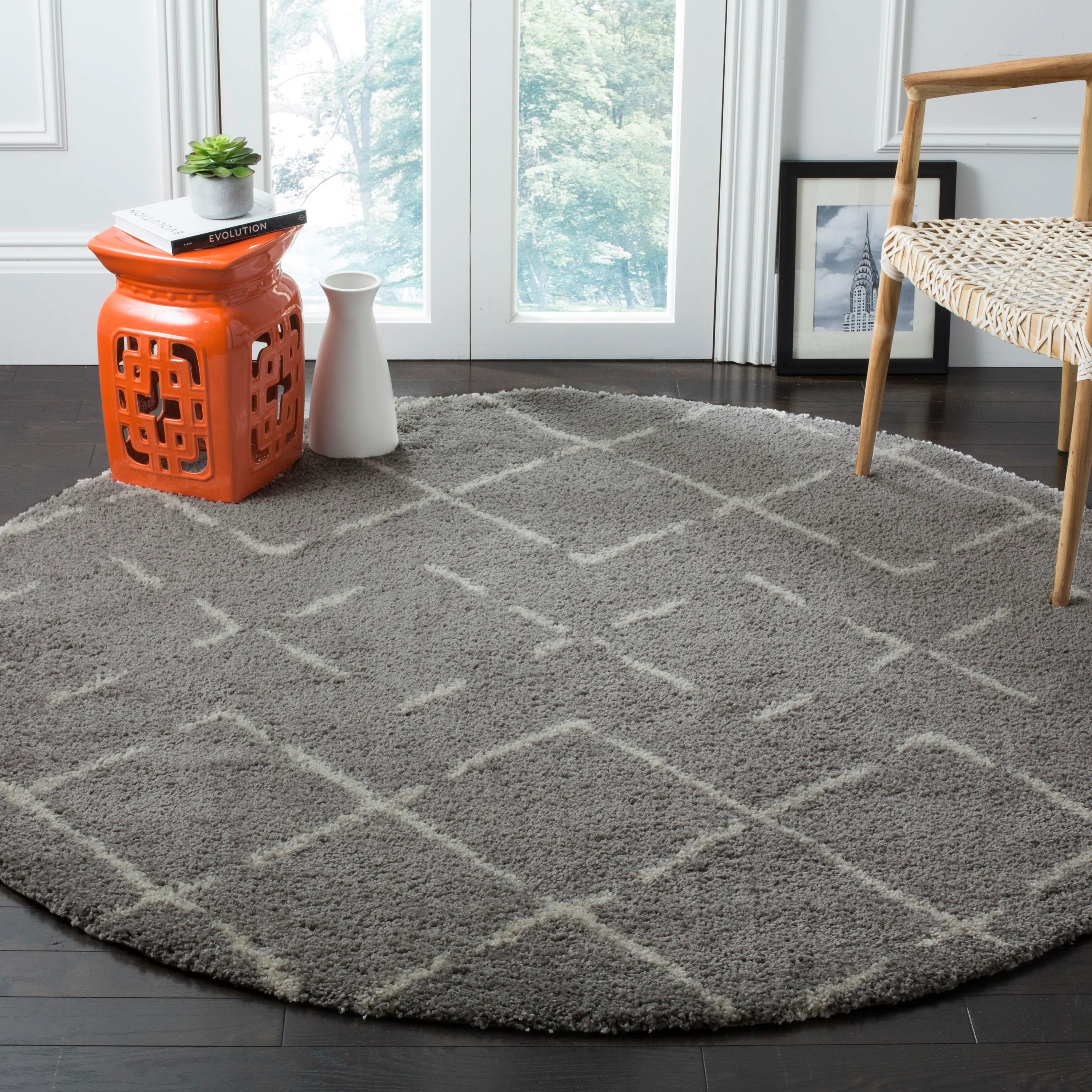 Safavieh Arizona Myra Shag 5 x 5 Gray/Ivory Round Indoor Trellis Moroccan Area Rug - Image 2