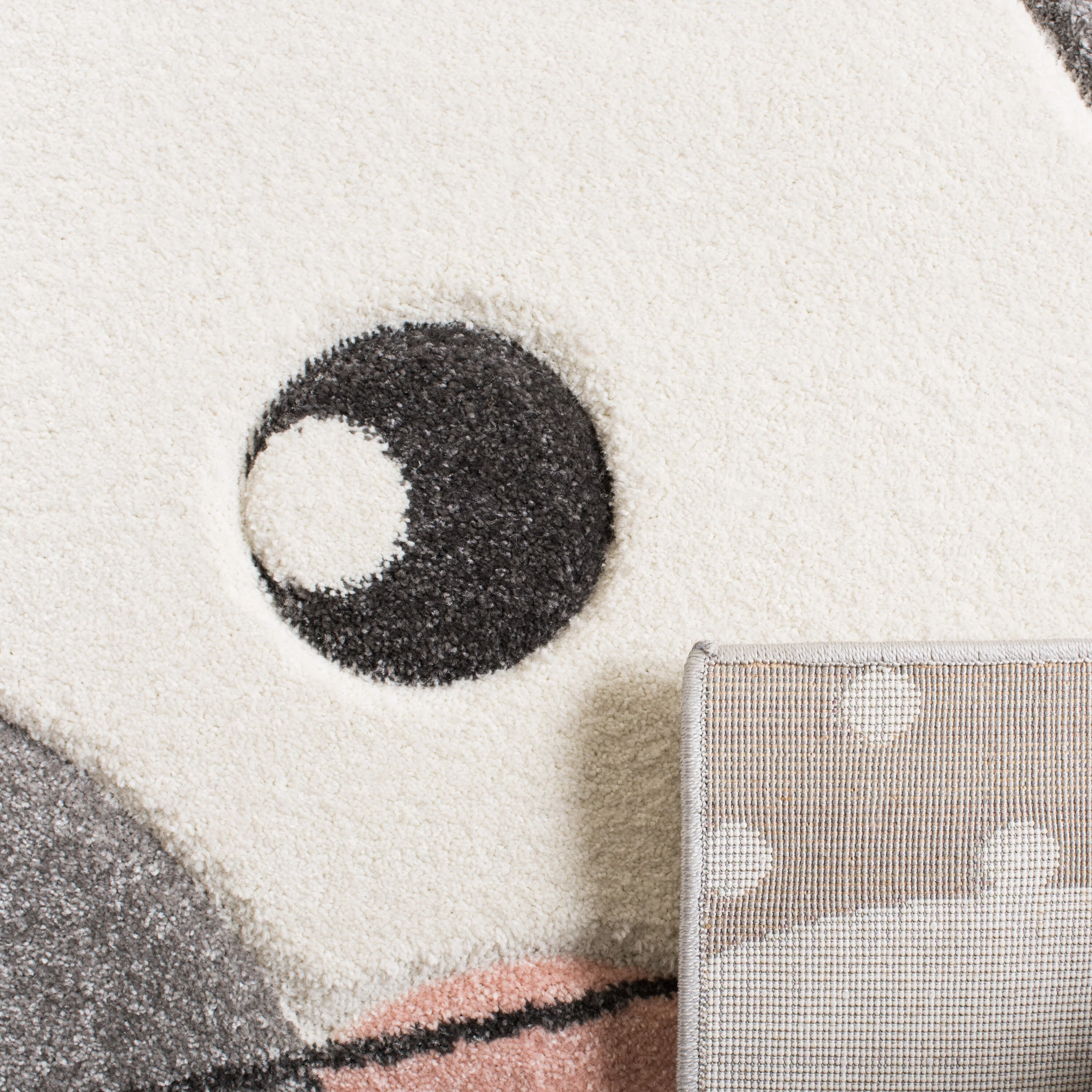 Safavieh Carousel Kids Peek-a-Boo 4 x 6 Pink/Gray Indoor Kids Area Rug - Image 5