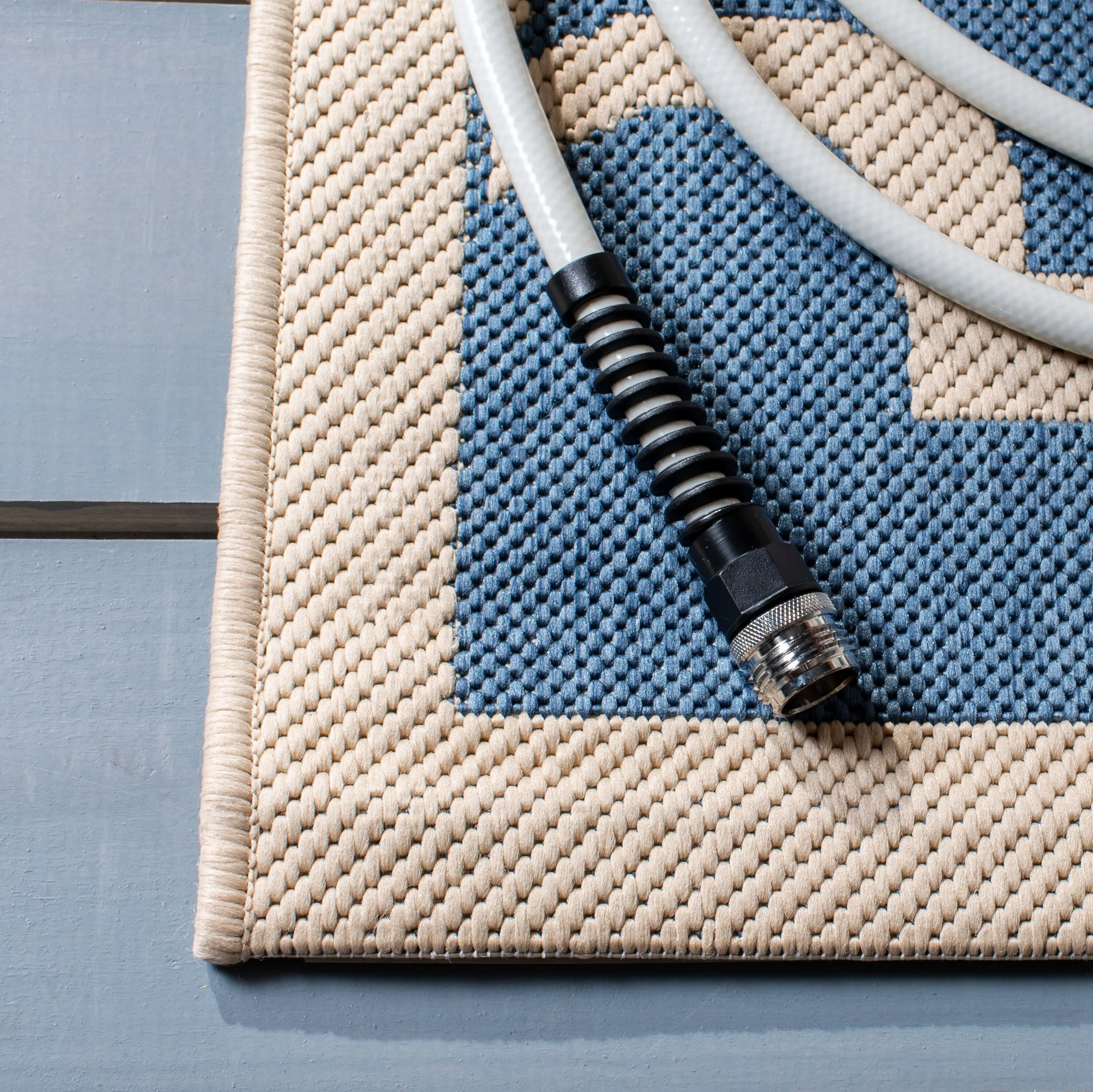 Safavieh Courtyard Aldo 5 x 8 Blue/Beige Indoor/Outdoor Trellis Coastal Area Rug - Image 3