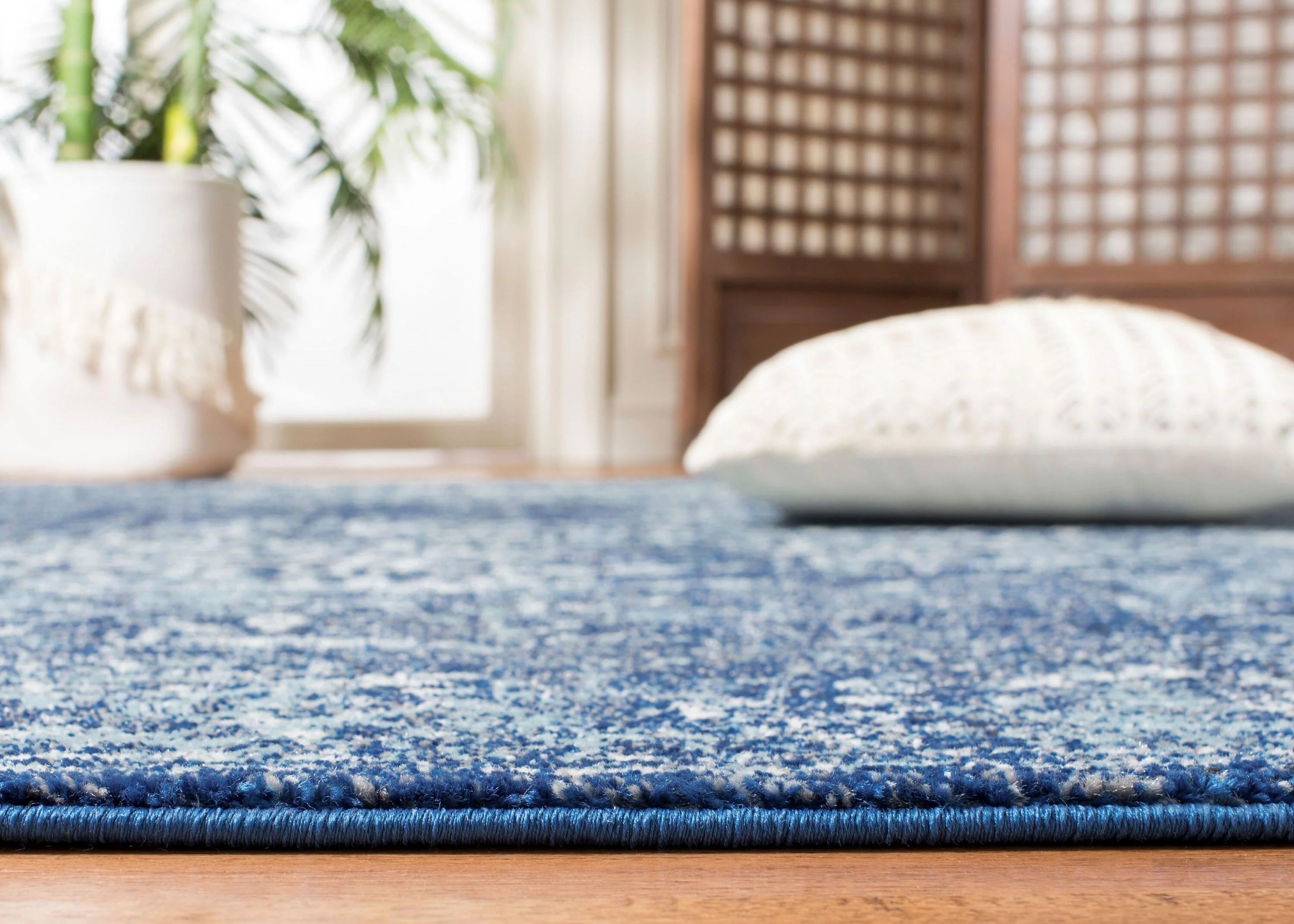 Safavieh Evoke Isla 2 x 5 ft Navy/Ivory Indoor Distressed/Overdyed Vintage Runner Rug - Image 5