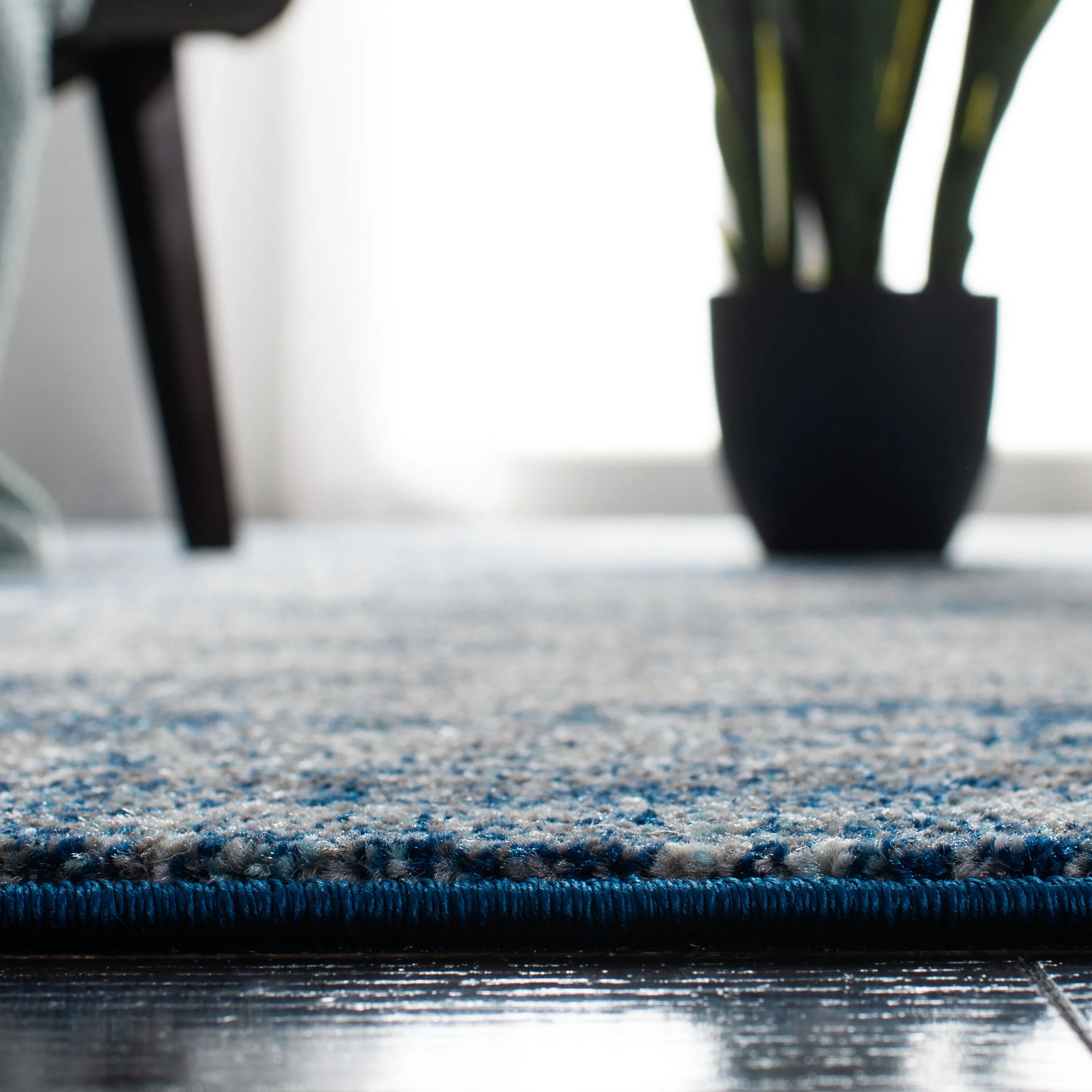 Safavieh Evoke Sorente 2 x 9 Navy/Ivory Indoor Abstract Industrial Runner - Image 4