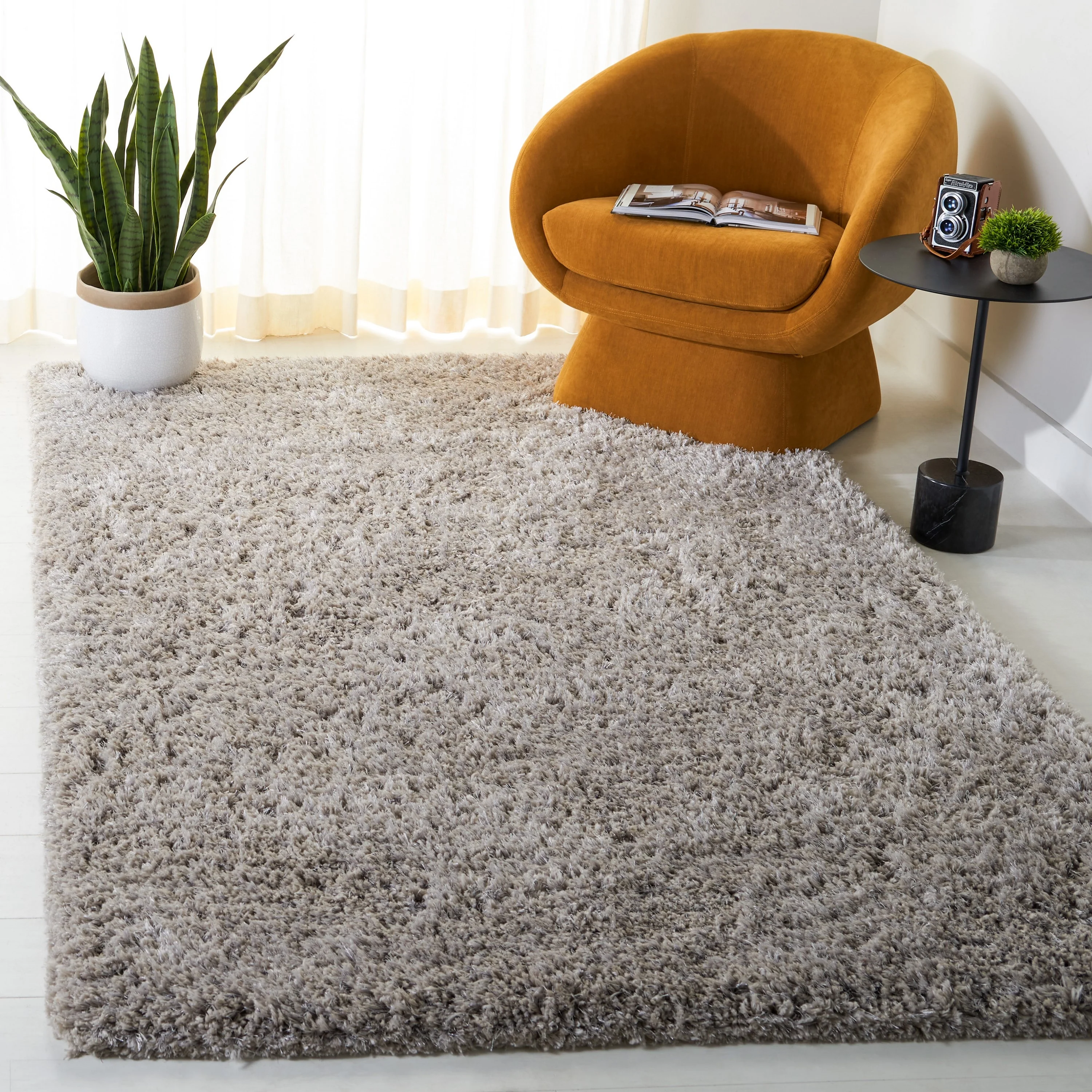 Safavieh Florence Shag Area Rug, 4 x 6, Silver, Handcrafted Indoor
