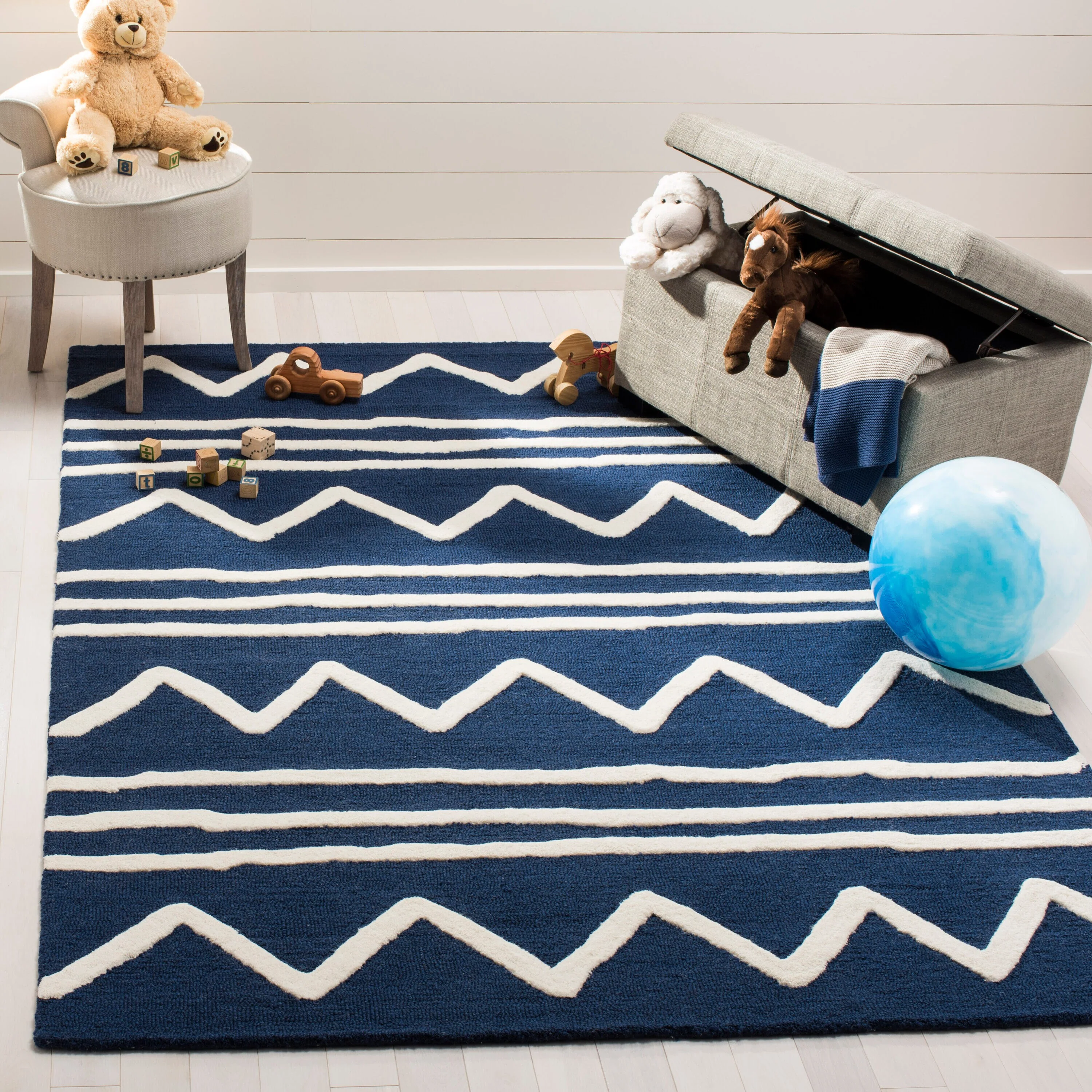 Safavieh Kids Zigzag 4 x 6 Navy/Ivory Indoor Chevron Hand-Tufted Wool Area Rug
