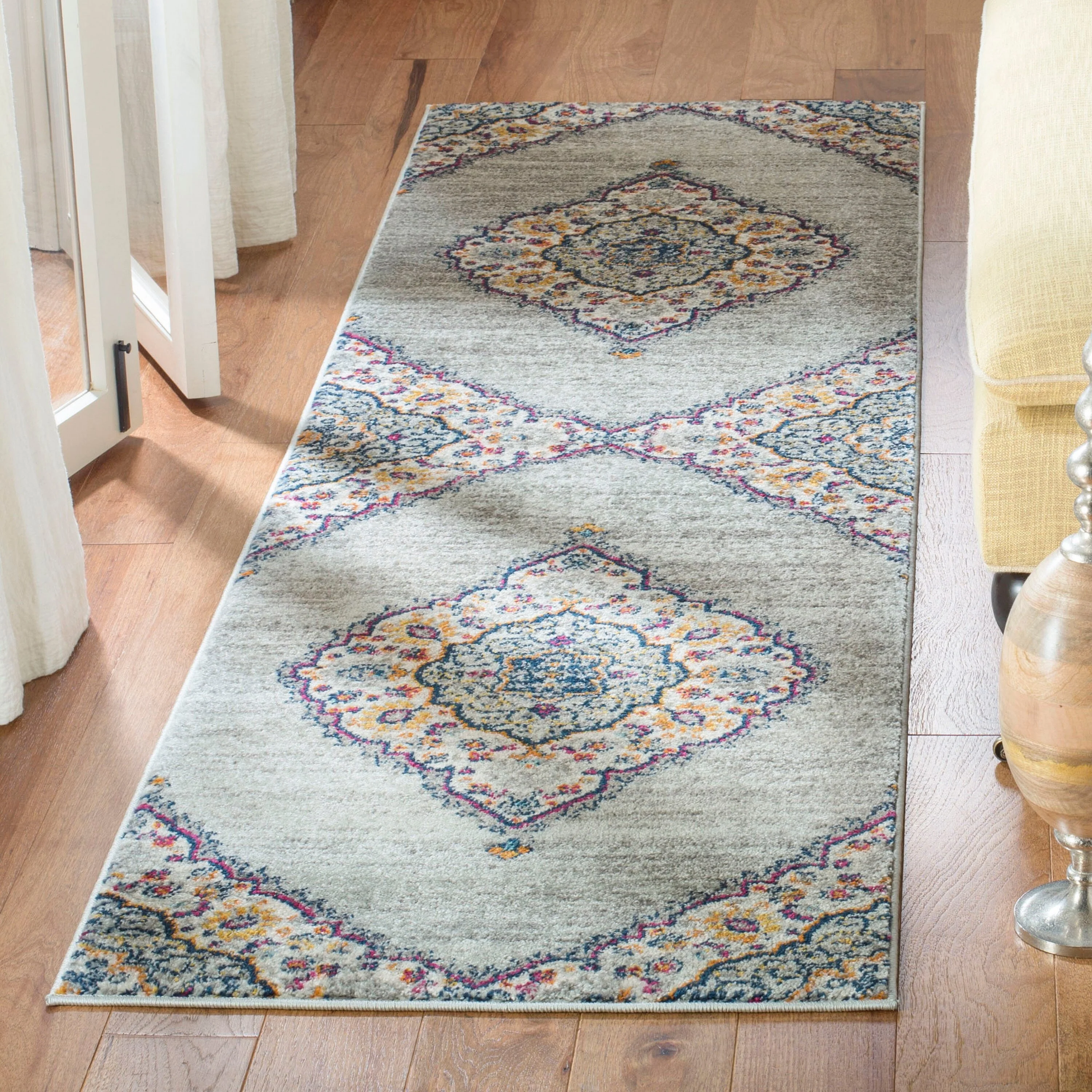 Safavieh Madison Suzian 2 x 8 Light Gray/Fuchsia Indoor Floral/Botanical Oriental Runner