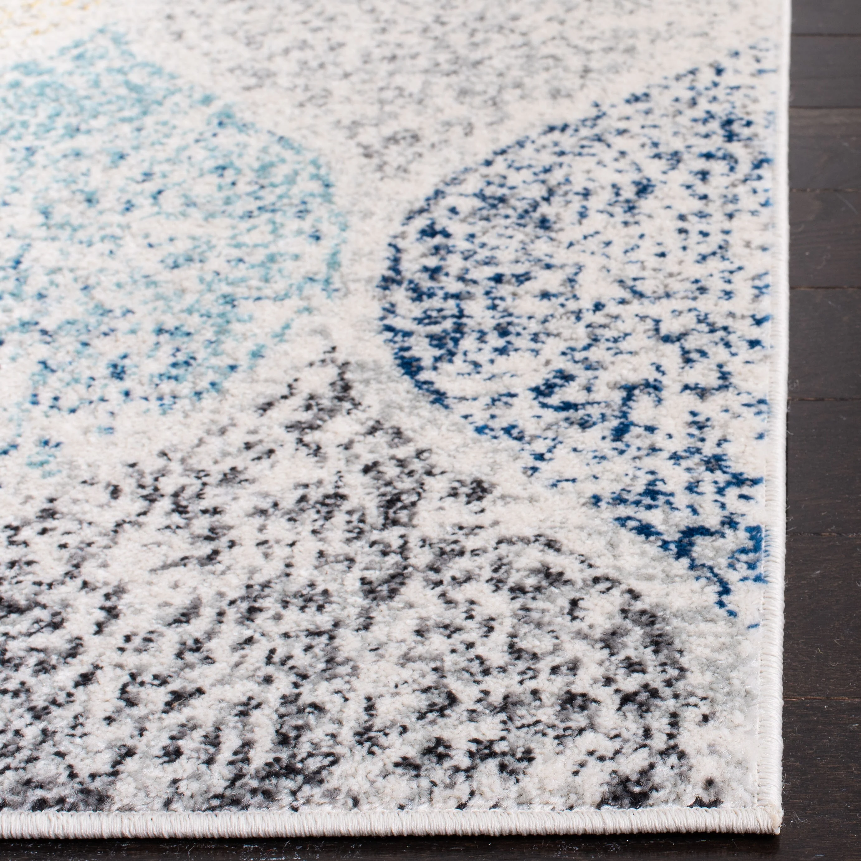 Safavieh Madison Westmont 7 x 7 Ivory/Blue Square Indoor Trellis Vintage Area Rug - Image 4