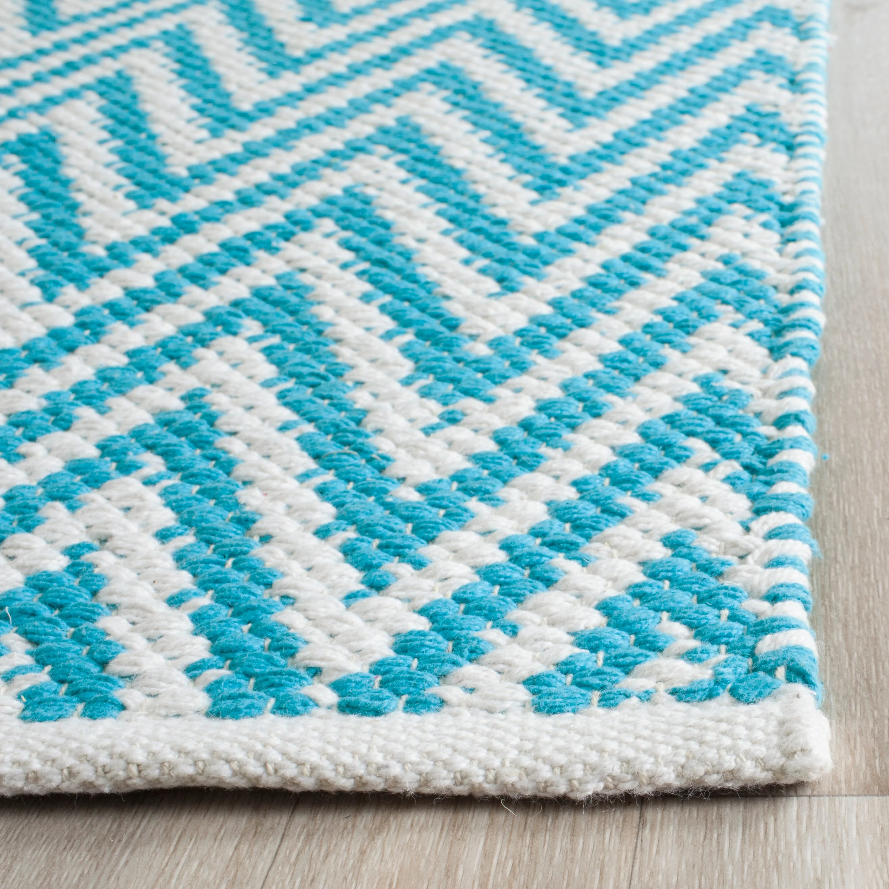 Safavieh Montauk Caswell 2 x 7 Blue/Ivory Indoor Chevron Coastal Handcrafted Runner - Image 3