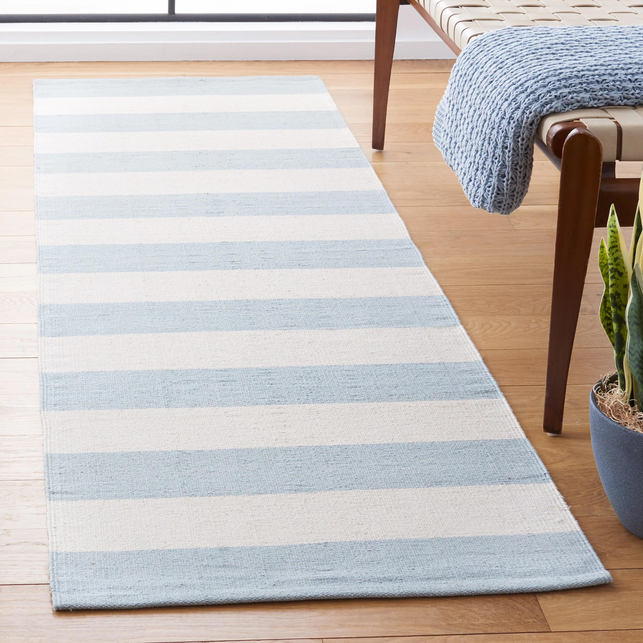 Safavieh Montauk Maslin 2 x 12 Sky Blue/Ivory Indoor Stripe Coastal Handcrafted Runner