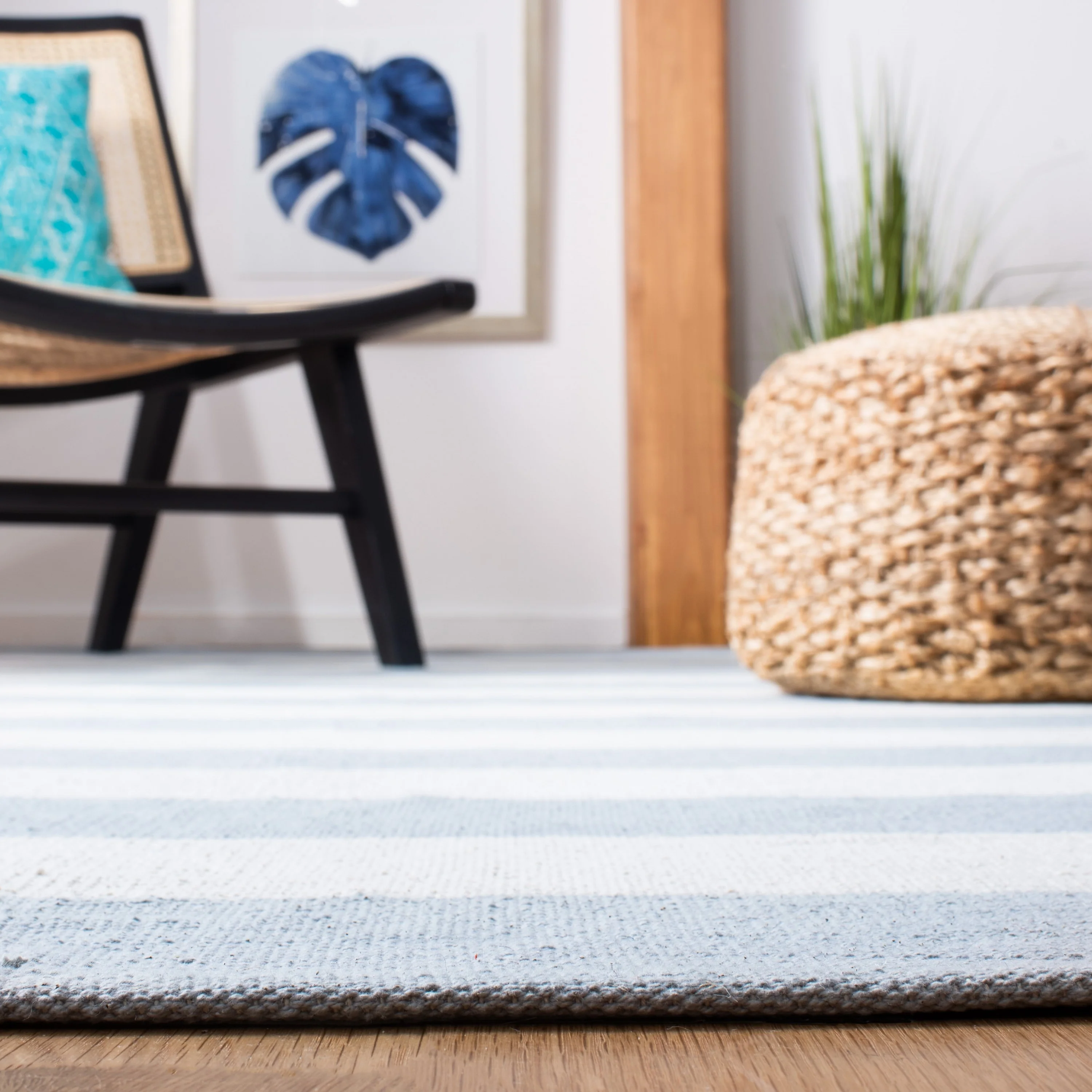 Safavieh Montauk Maslin 2 x 12 Sky Blue/Ivory Indoor Stripe Coastal Handcrafted Runner - Image 4