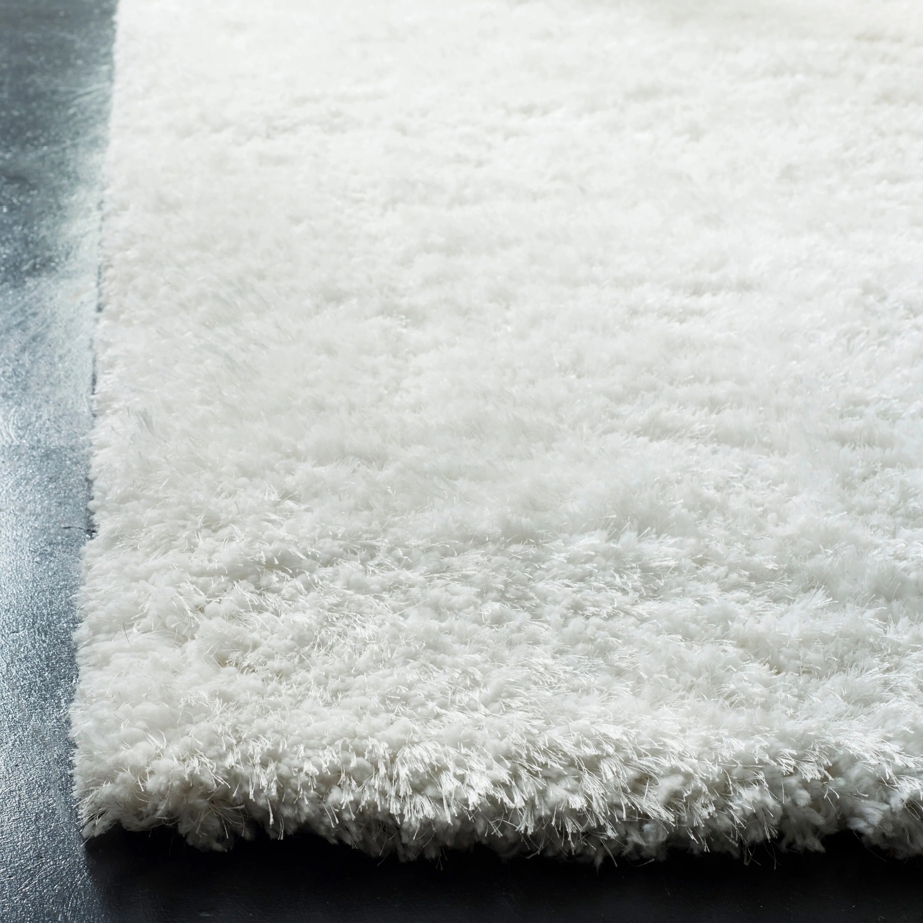 Safavieh Toronto Leaside Shag 3 x 5 Ivory Indoor Solid Handcrafted Throw Rug - Image 3