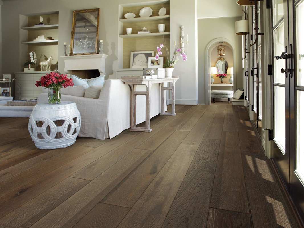 Shaw Castlewood Oak 7-1/2 in. Wire Brushed Engineered Hardwood Flooring, 9/16 in. Thick – Sold by Carton (31.09 sq. ft.) - Image 4