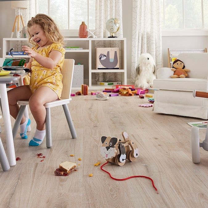 STAINMASTER PetProtect Amberley Oak 12-mm T x 7-1/2-in W x 47-1/4-in L Waterproof Wood Plank Laminate Flooring (22.09-sq ft / Carton) - Image 9