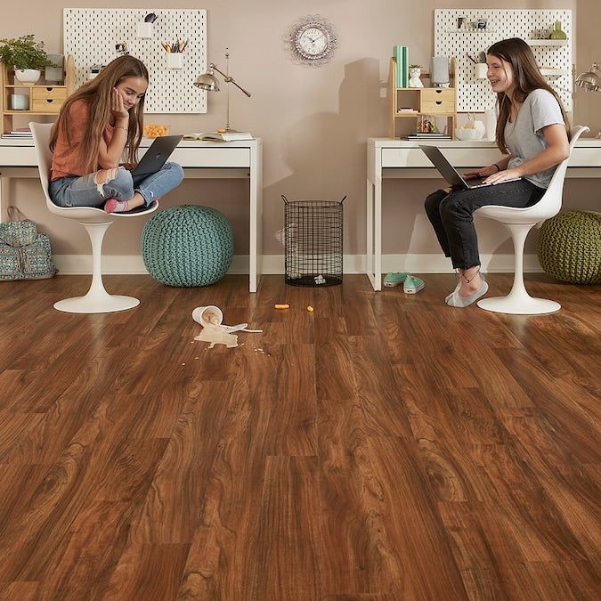 STAINMASTER PetProtect Bellville Acacia 12-mm T x 5-1/4-in W x 47-1/4-in L Waterproof Wood Plank Laminate Flooring (15.46-sq ft / Carton) - Image 7
