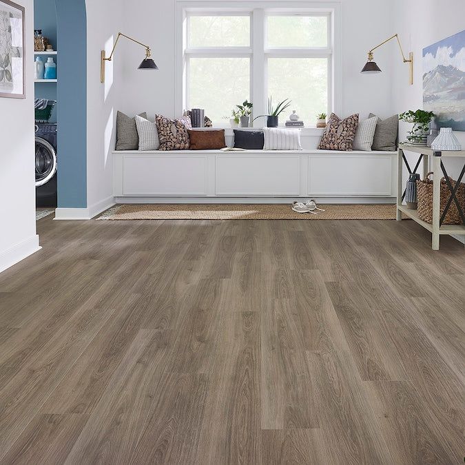 STAINMASTER PetProtect Hastings Point Oak 12-mm T x 7-1/2-in W x 47-1/4-in L Waterproof Wood Plank Laminate Flooring (22.09-sq ft / Carton) - Image 3