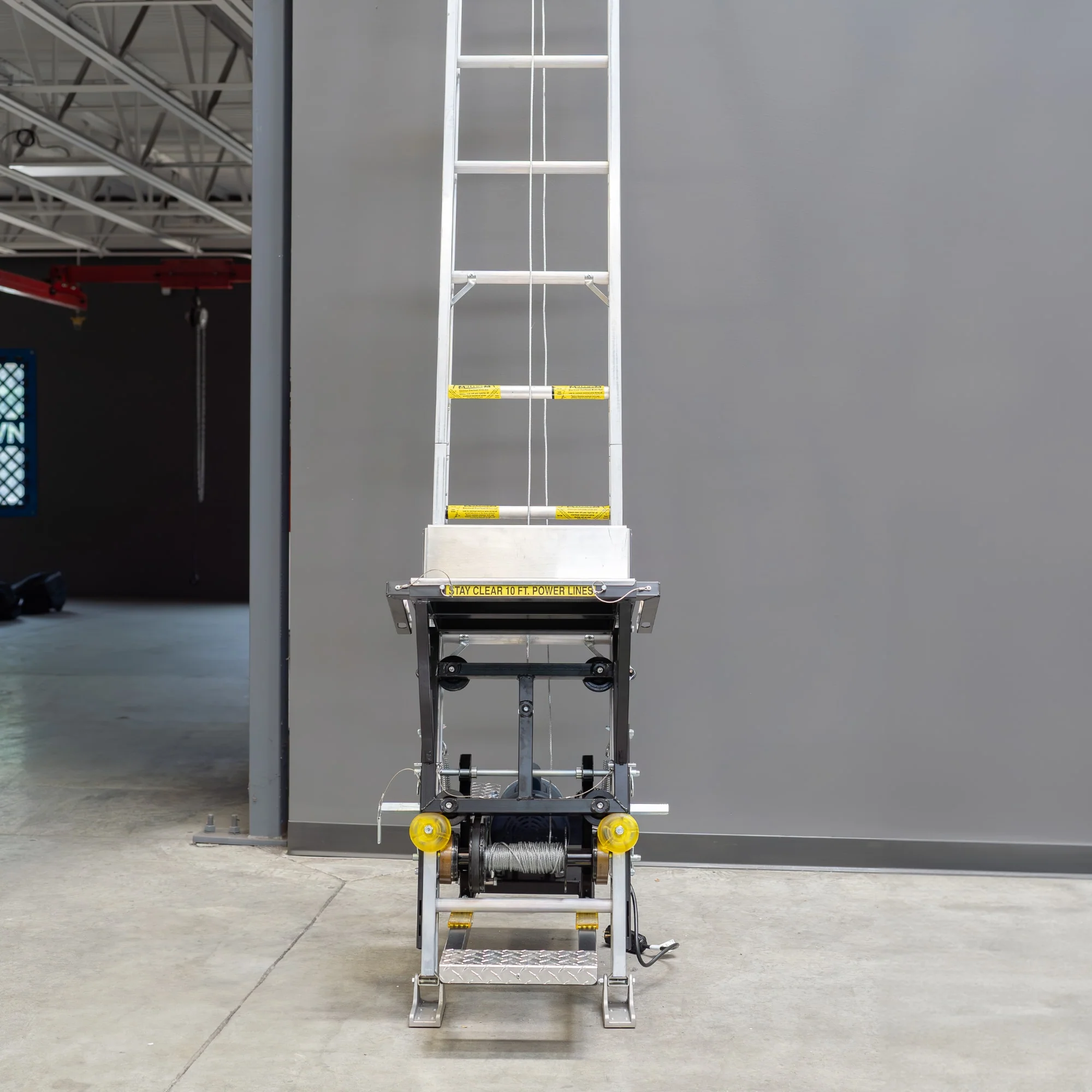 Tie Down TranzPorter TP250 Electric Roofing Platform Ladder Hoist, 44‑ft Reach, 250‑lb Capacity - Image 2
